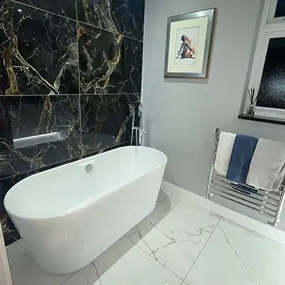 bath with marble tiles